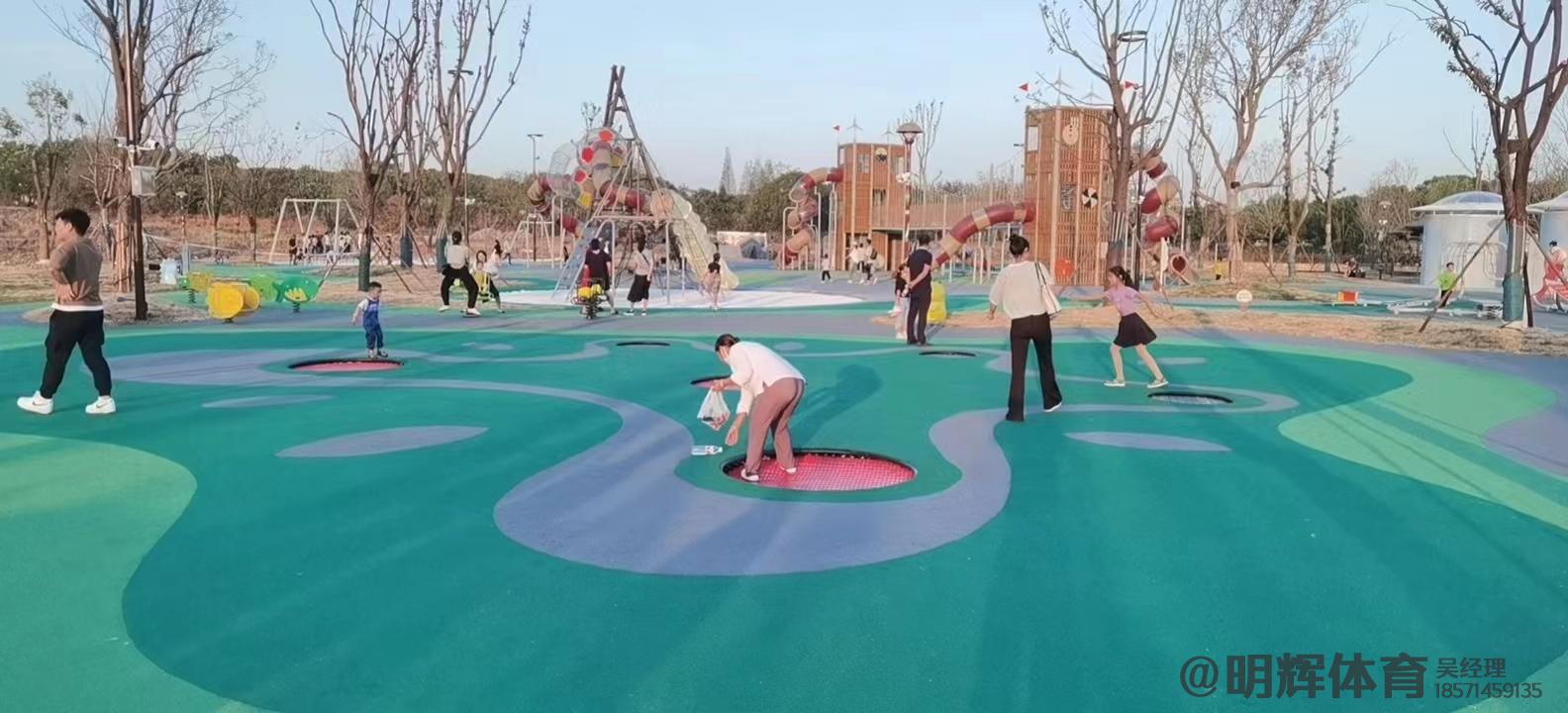 大连公园跑道是用什么材料做成的